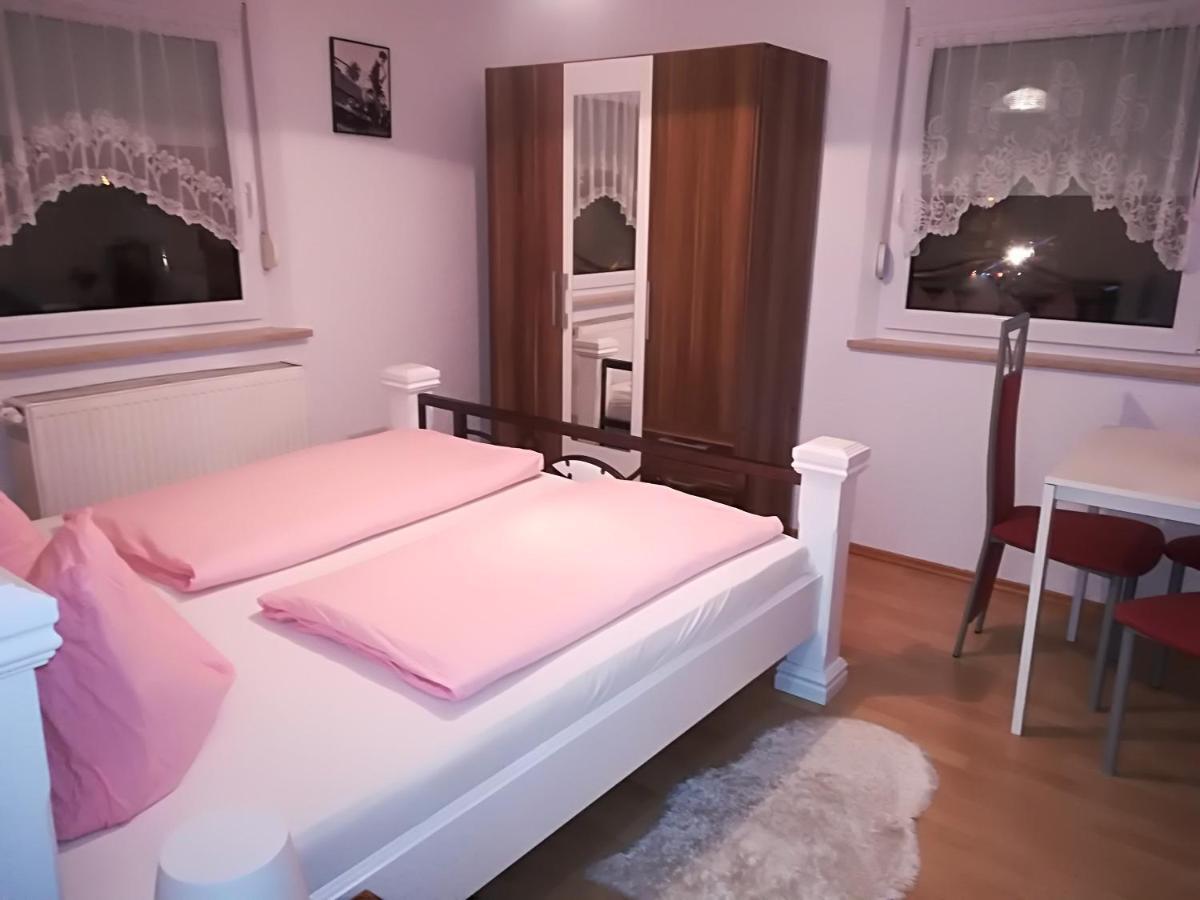 Isas Apartment *